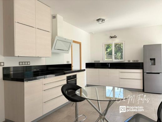 Luxury home in Blauvac, Vaucluse