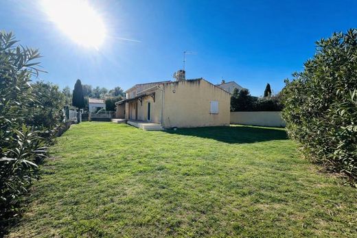 Luxury home in Saint-Mitre-les-Remparts, Bouches-du-Rhône