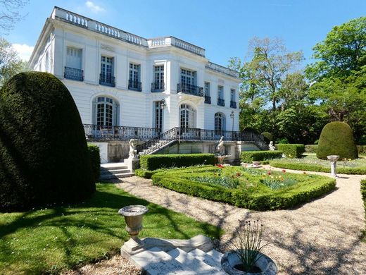 캐슬 / Ézy-sur-Eure, Eure