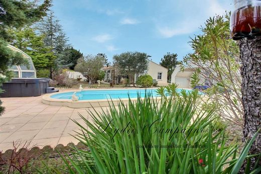 Luxury home in Montbrun-des-Corbières, Aude