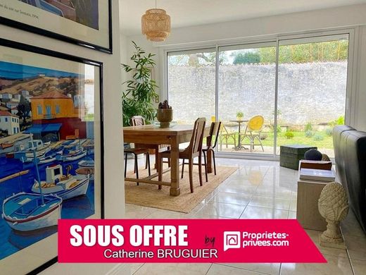 Luxe woning in Dompierre-sur-Mer, Charente-Maritime