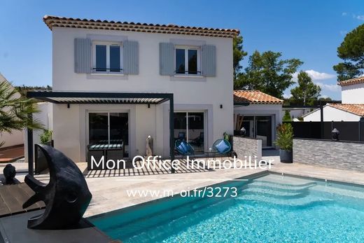 Villa in Cabriès, Bouches-du-Rhône