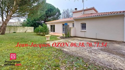 Luxury home in Étaules, Charente-Maritime