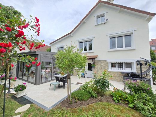 Luxury home in Brou-sur-Chantereine, Seine-et-Marne