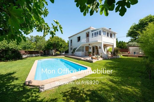 Villa in Saint-Cannat, Bouches-du-Rhône