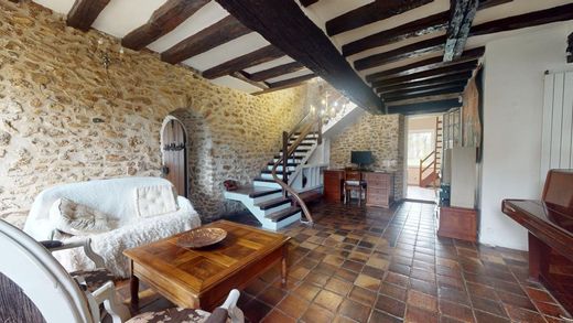 Luxe woning in Dampierre-en-Yvelines, Yvelines