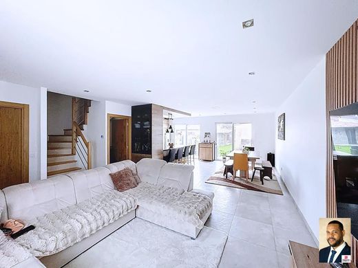 Luxe woning in Savigny-sur-Orge, Essonne