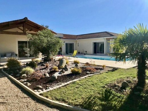 Luxury home in Marsac-sur-l'Isle, Dordogne