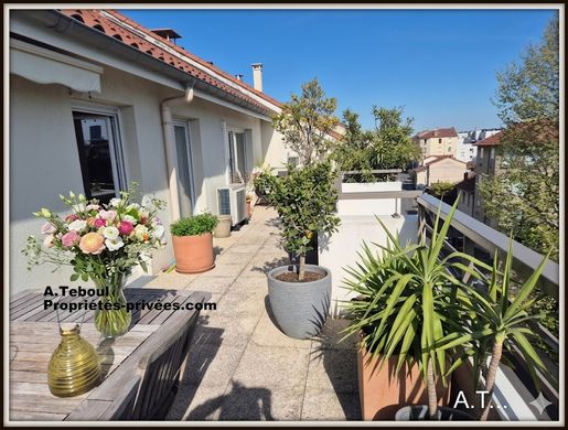 Apartment in Villeurbanne, Rhône