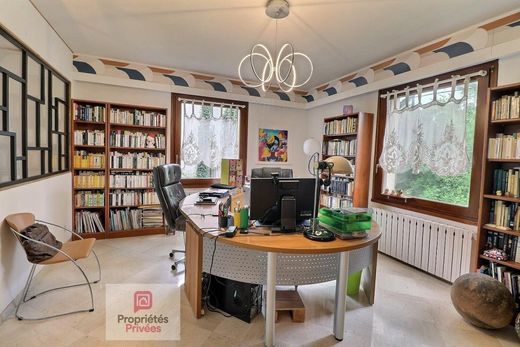 Luxury home in Aigrefeuille-d'Aunis, Charente-Maritime