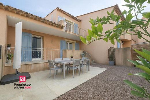 Casa di lusso a Roquebrune-sur-Argens, Var