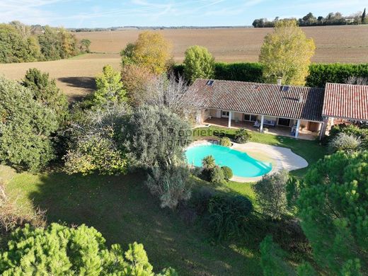 Casa di lusso a Flourens, Alta Garonna