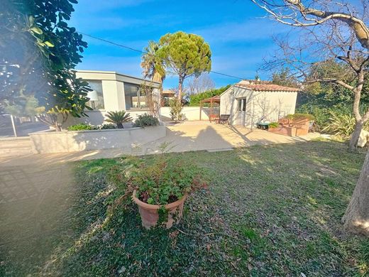 Villa a Barbentane, Bocche del Rodano