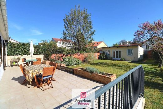 Luxury home in Achères, Yvelines