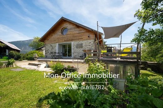 Элитный дом, Embrun, Hautes-Alpes