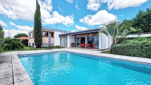 Luxury home in Gradignan, Gironde