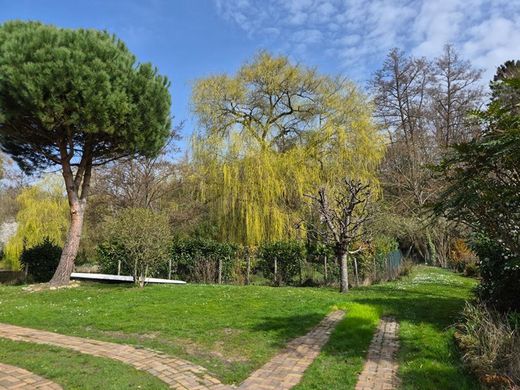 Элитный дом, Cernay-la-Ville, Yvelines