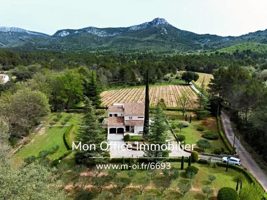 Luxury home in Trets, Bouches-du-Rhône