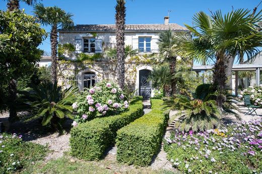 Maison de luxe à Boulbon, Bouches-du-Rhône