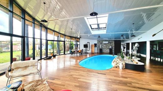 Luxury home in Lacanau, Gironde