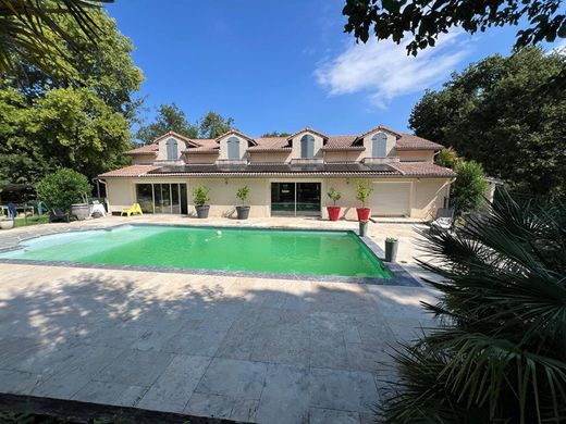 Luxury home in Châteauneuf-sur-Isère, Drôme