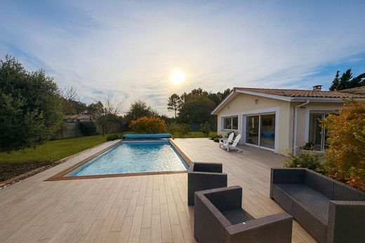 Luxury home in Salles, Gironde