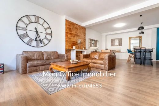 Apartment / Etagenwohnung in Marseille, Bouches-du-Rhône