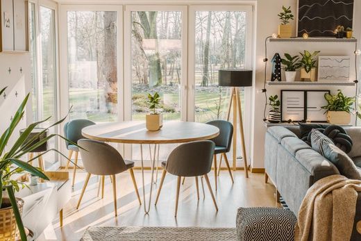 Apartment in Issy-les-Moulineaux, Hauts-de-Seine