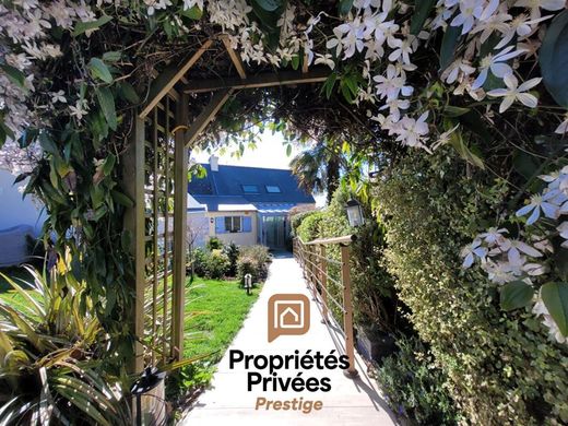 Luxury home in La Forêt-Fouesnant, Finistère