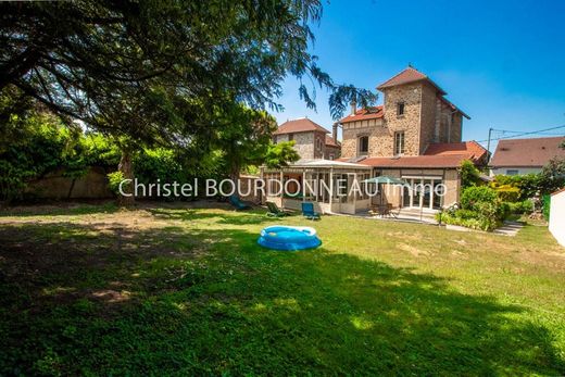 Lagny-sur-Marne, Seine-et-Marneの高級住宅