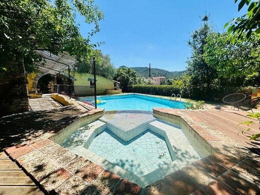 Luxury home in Rougiers, Var