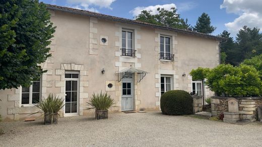 Maison de luxe à Fontaine-le-Comte, Vienne