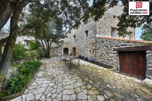 Luxus-Haus in Saint-Paul-de-Fenouillet, Pyrénées-Orientales