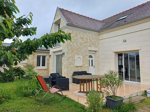 Maison de luxe à Lacroix-Saint-Ouen, Oise