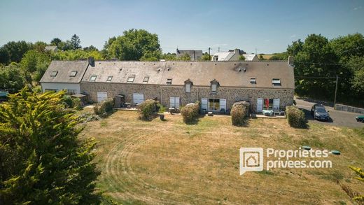 Rural or Farmhouse in Baden, Morbihan