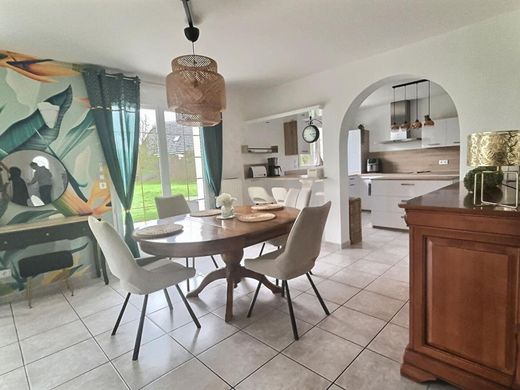 Luxury home in Saint-Vincent-Cramesnil, Seine-Maritime