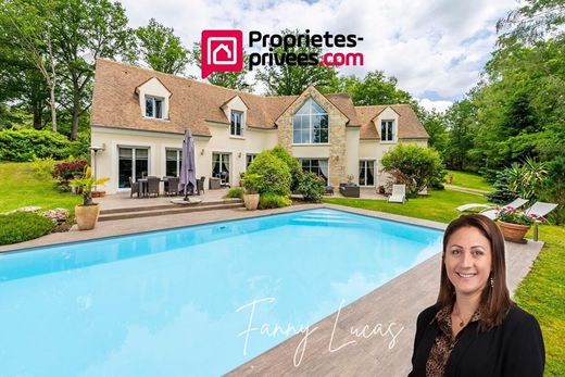 Luxury home in Le Val-Saint-Germain, Essonne