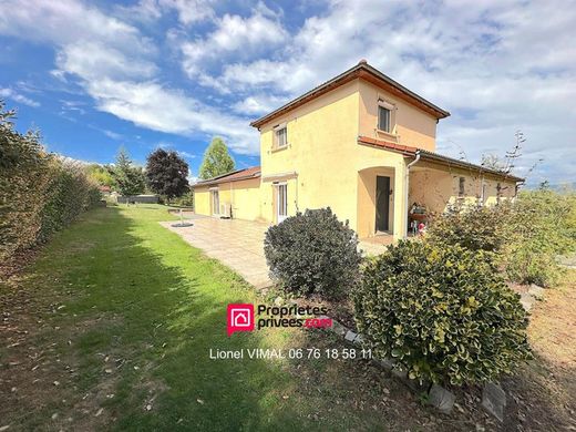 Luxe woning in Orléat, Puy-de-Dôme