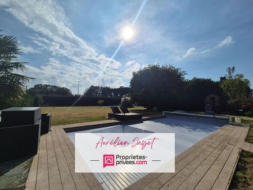 Luxury home in Criquetot-l'Esneval, Seine-Maritime