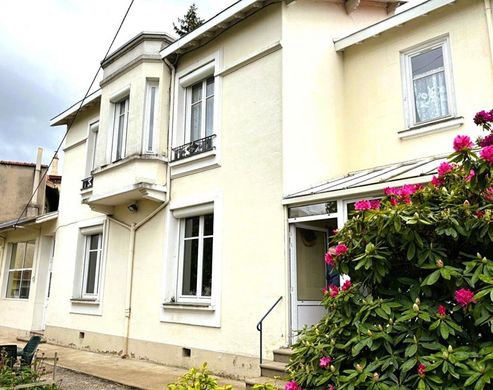 Maison de luxe à Saint-Étienne, Loire