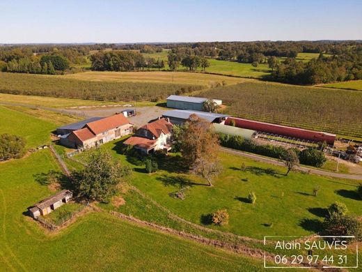 Luxury home in Génis, Dordogne