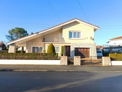 Luxury home in Saint-Paul-lès-Dax, Landes