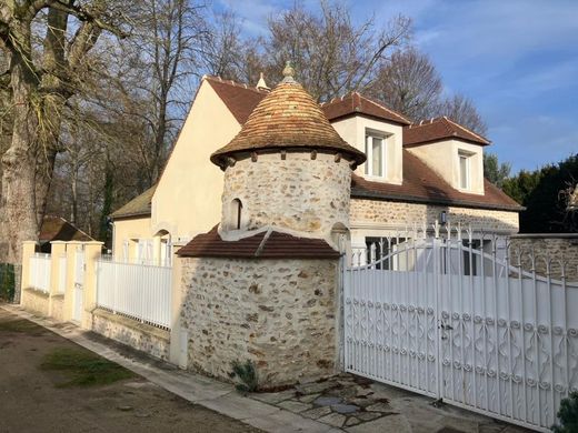 منزل ﻓﻲ Thoiry, Yvelines