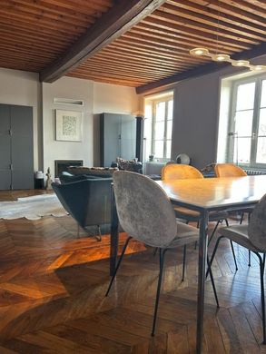 Apartment / Etagenwohnung in Clermont-Ferrand, Puy-de-Dôme