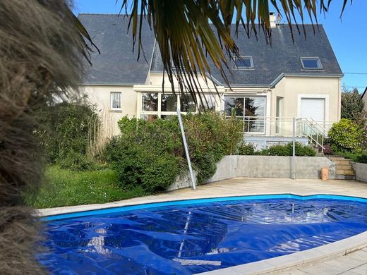 Luxus-Haus in Carquefou, Loire-Atlantique