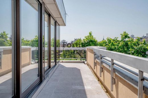 Penthouse à Champs-Elysées, Madeleine, Triangle d’or, Paris