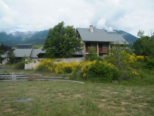 Terrain à Châteauroux-les-Alpes, Hautes-Alpes