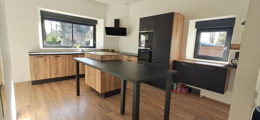 Luxury home in Bonchamp-lès-Laval, Mayenne