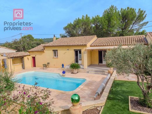 Luxury home in Saint-Didier, Vaucluse