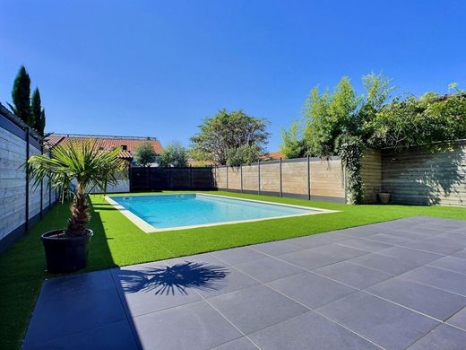 Luxury home in Bègles, Gironde